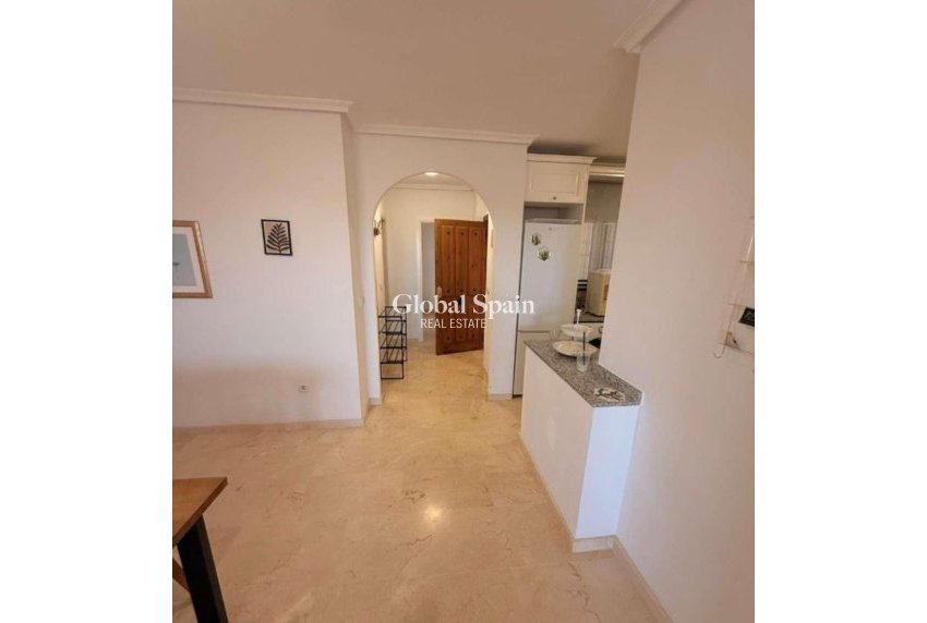 Revente - APPARTEMENT -
PLAYA FLAMENCA - Costa Blanca