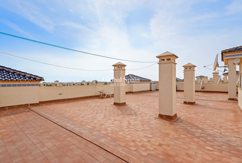 Revente - APPARTEMENT -
PLAYA FLAMENCA - Costa Blanca