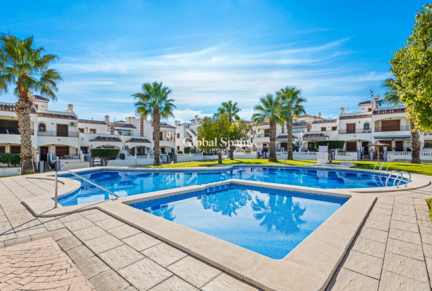Revente - APPARTEMENT -
PLAYA FLAMENCA - Costa Blanca