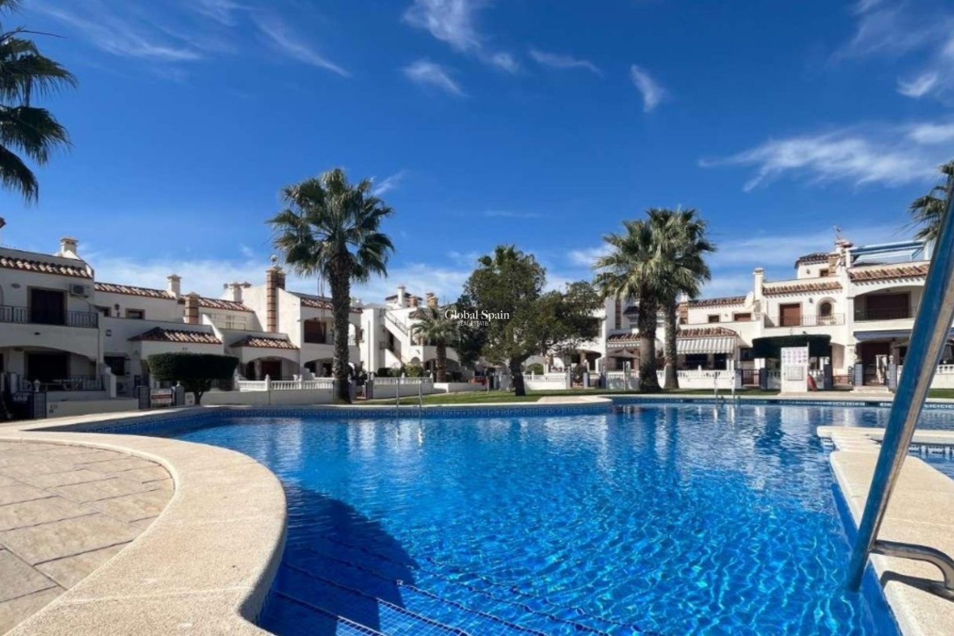 Revente - APPARTEMENT -
PLAYA FLAMENCA - Costa Blanca