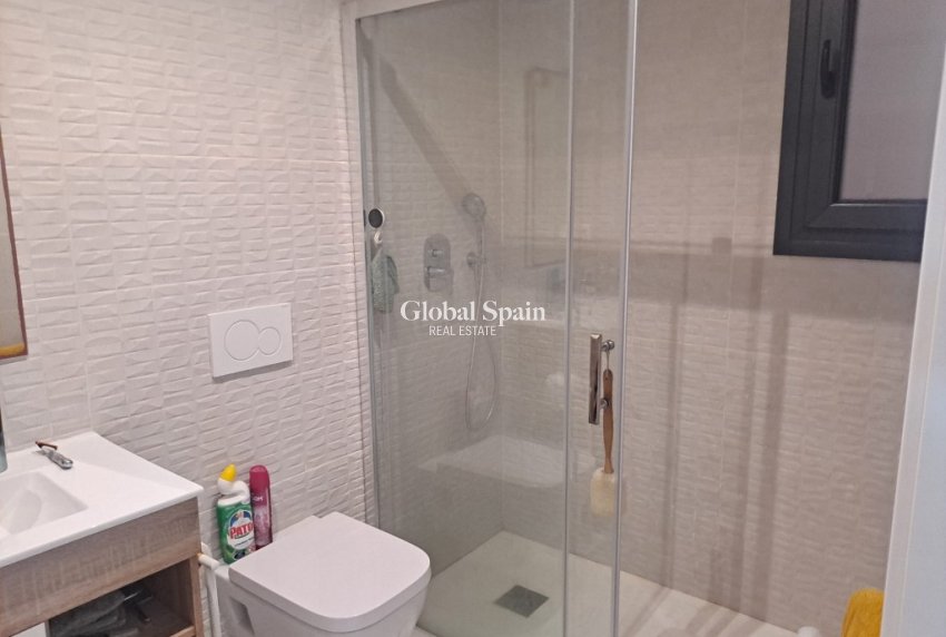 Revente - APPARTEMENT -
PLAYA FLAMENCA - Costa Blanca