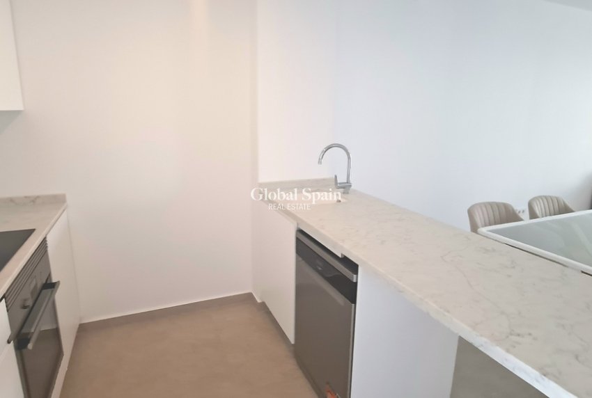 Revente - APPARTEMENT -
PLAYA FLAMENCA - Costa Blanca