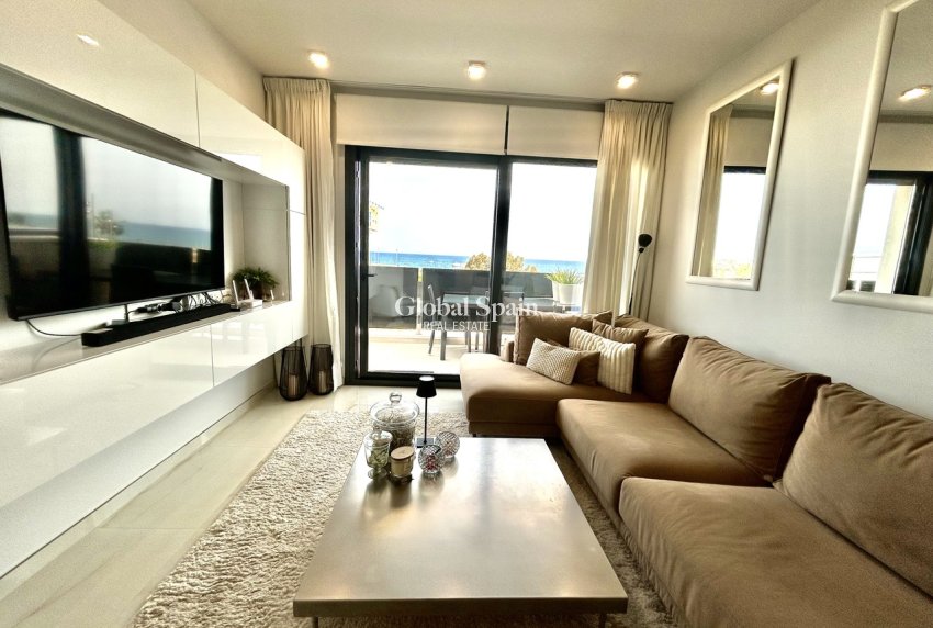 Revente - APPARTEMENT -
PLAYA FLAMENCA - Costa Blanca