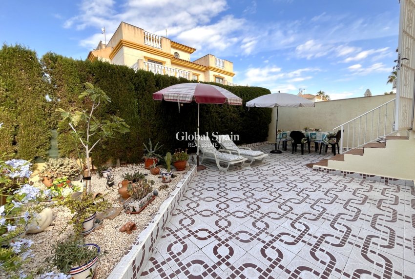Revente - APPARTEMENT -
PLAYA FLAMENCA - Costa Blanca