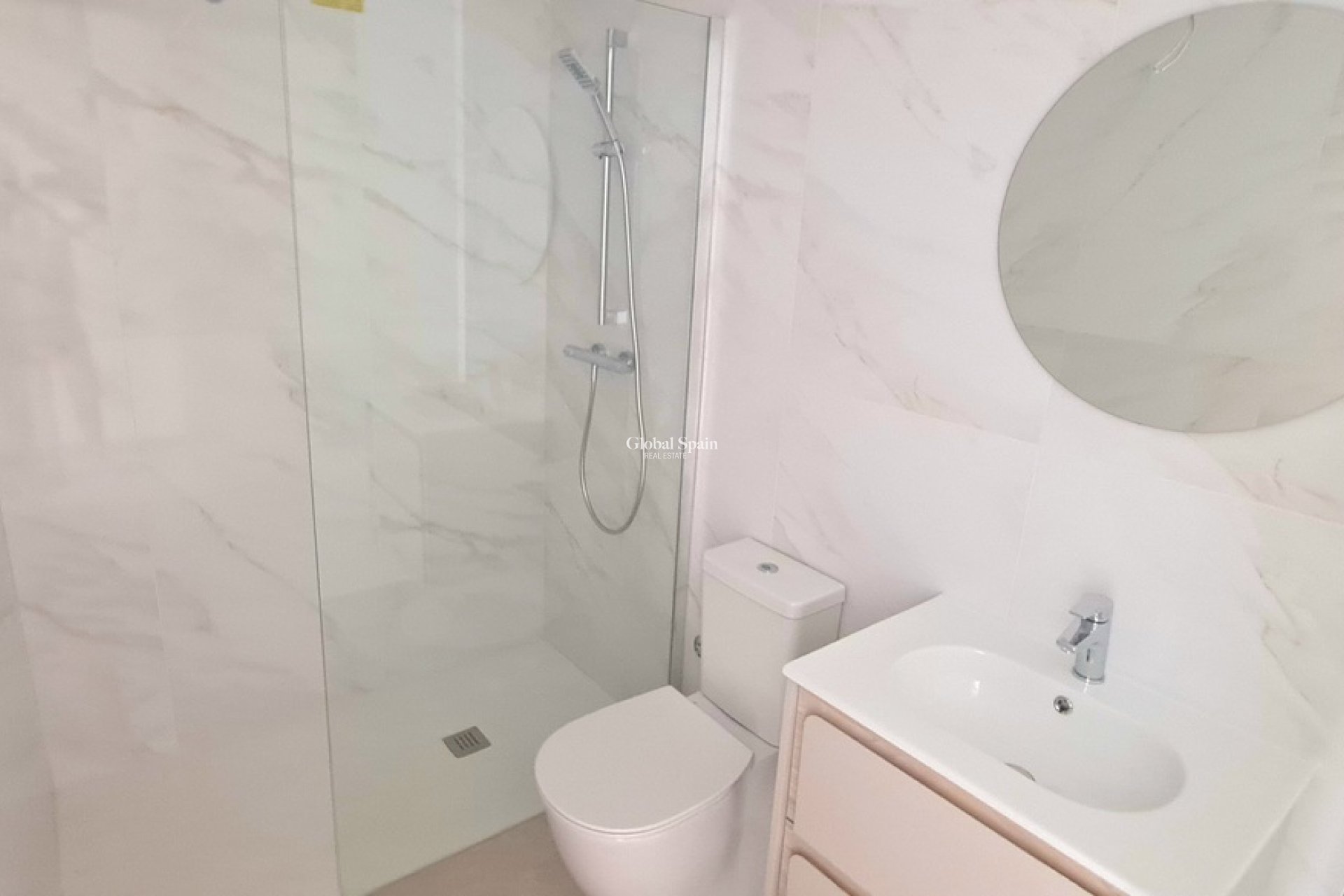 Revente - APPARTEMENT -
PLAYA FLAMENCA - Costa Blanca