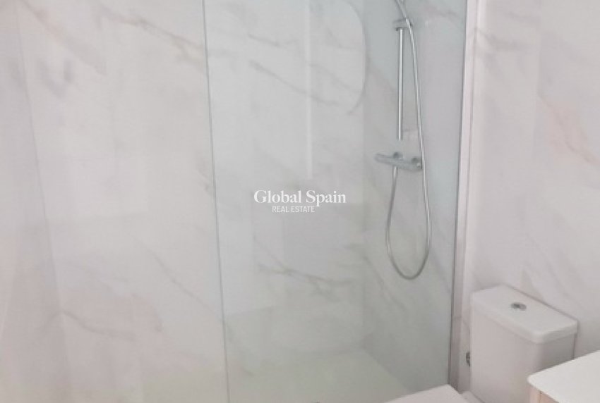 Revente - APPARTEMENT -
PLAYA FLAMENCA - Costa Blanca