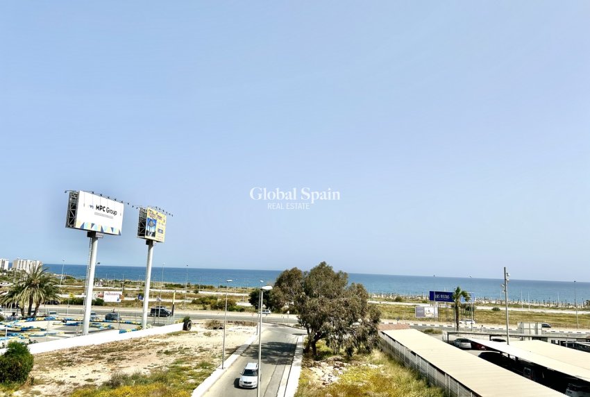 Revente - APPARTEMENT -
PLAYA FLAMENCA - Costa Blanca