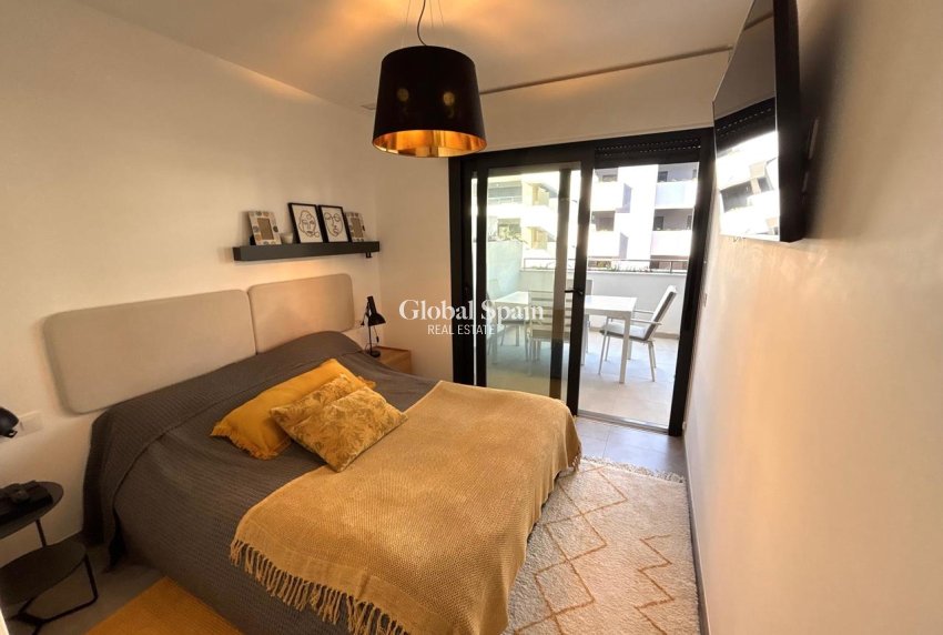 Revente - APPARTEMENT -
PLAYA FLAMENCA - Costa Blanca