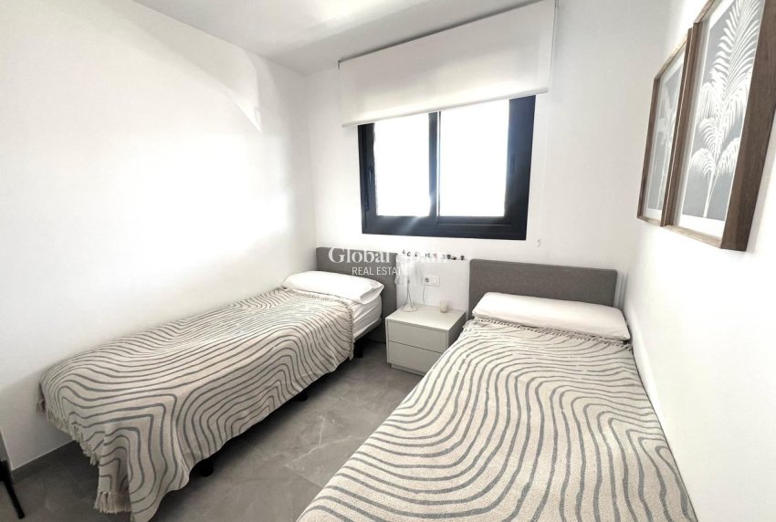 Revente - APPARTEMENT -
PLAYA FLAMENCA - Costa Blanca