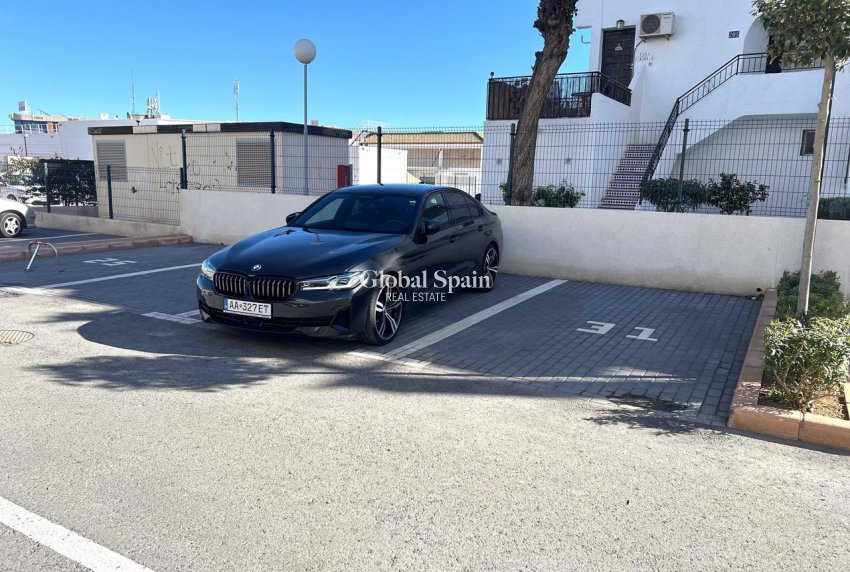 Revente - APPARTEMENT -
PLAYA FLAMENCA - Costa Blanca