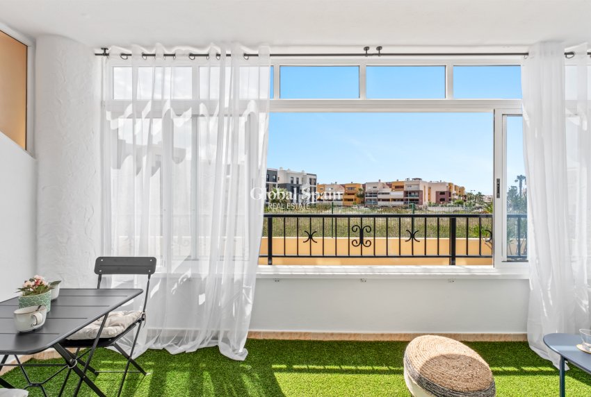 Revente - APPARTEMENT -
PLAYA FLAMENCA - Costa Blanca