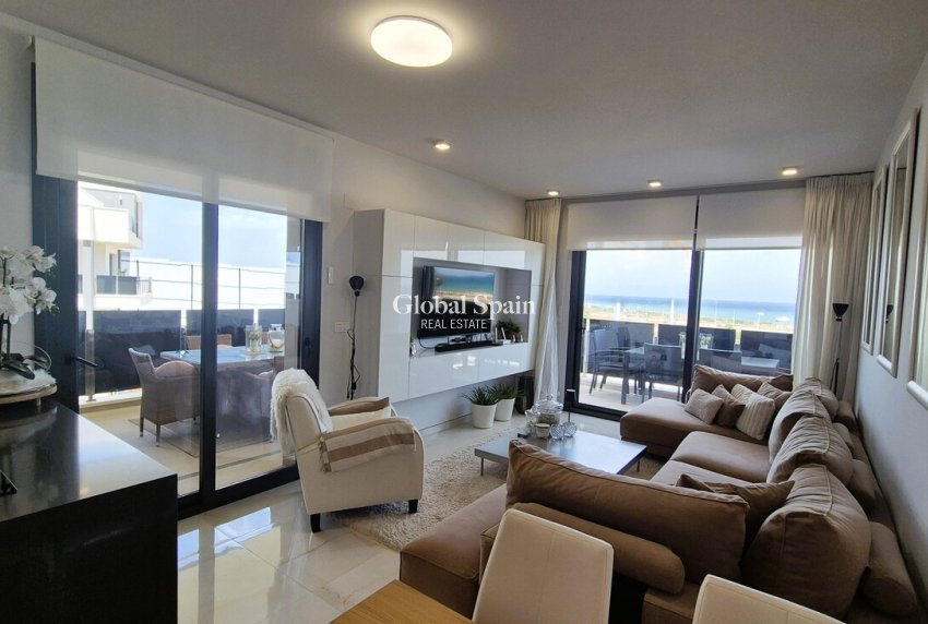 Revente - APPARTEMENT -
PLAYA FLAMENCA - Costa Blanca