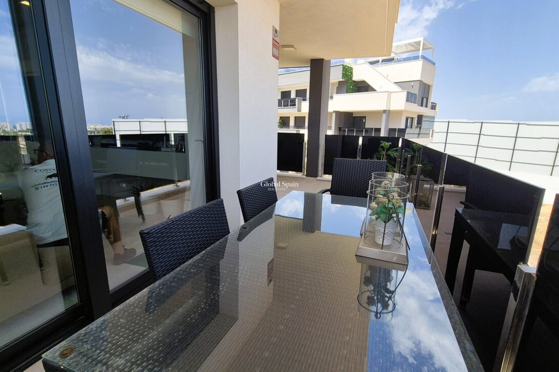 Revente - APPARTEMENT -
PLAYA FLAMENCA - Costa Blanca