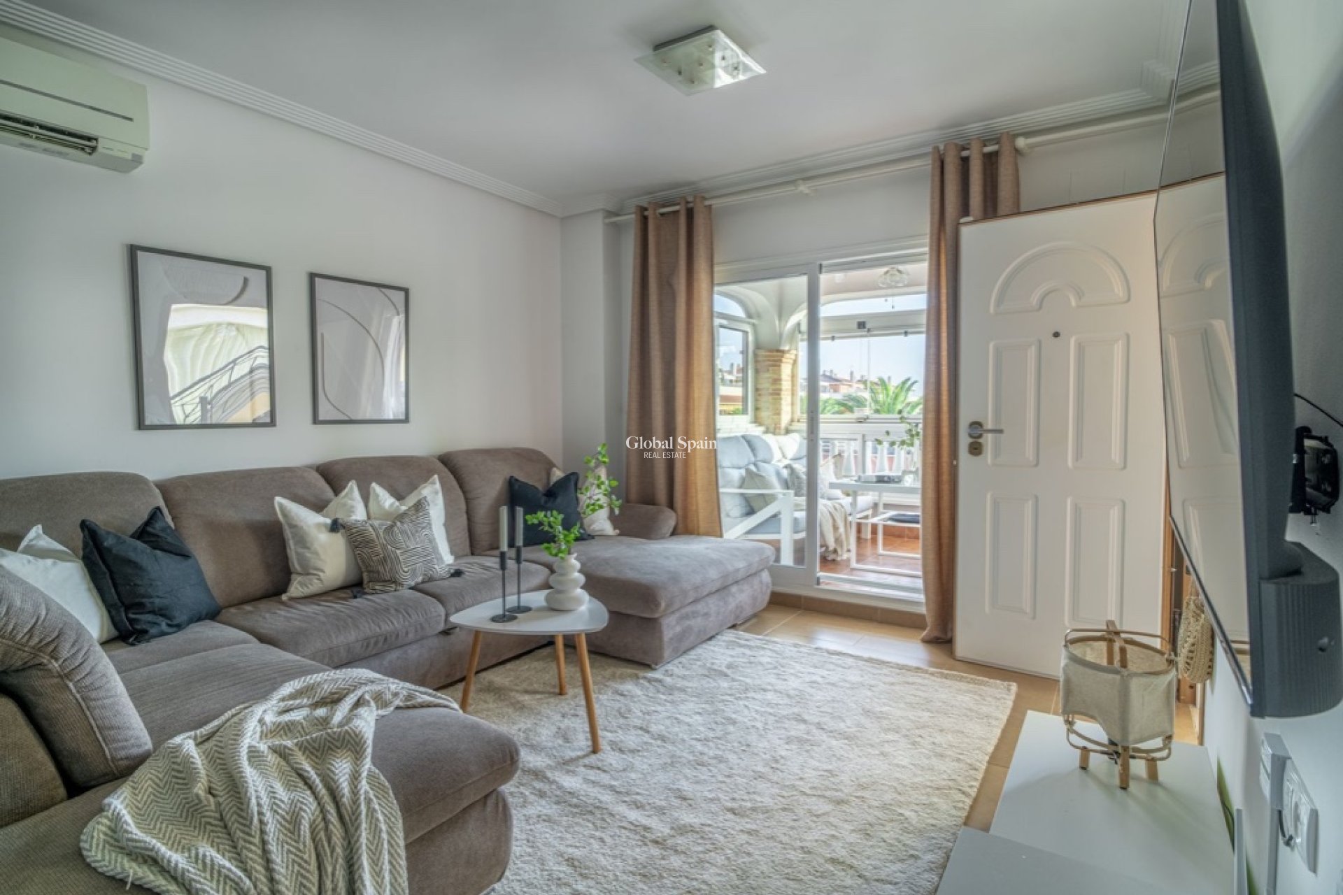 Revente - Appartement -
PLAYA FLAMENCA - Zeniamar