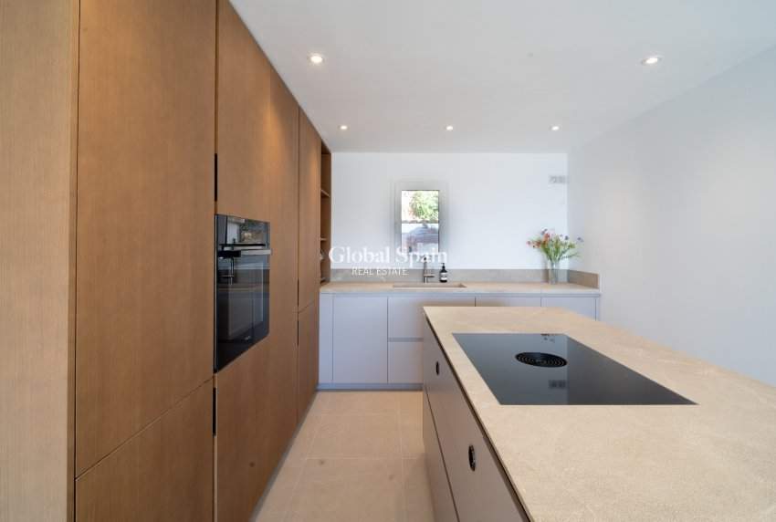 Revente - APPARTEMENT -
PORT D'ANDRATX - optional location detail