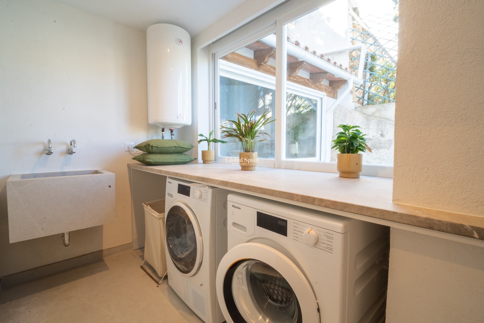 Revente - APPARTEMENT -
PORT D'ANDRATX - optional location detail