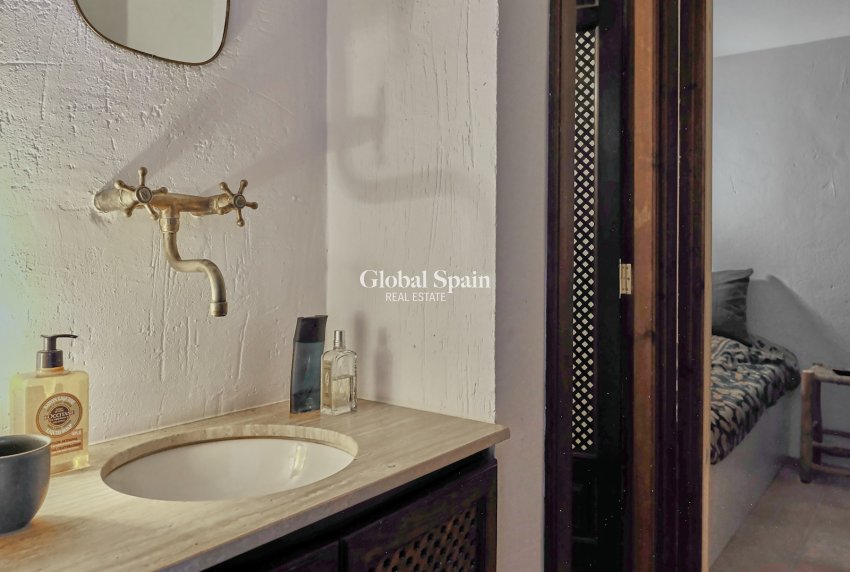Revente - APPARTEMENT -
PORT D'ANDRATX - optional location detail
