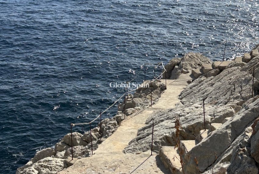 Revente - APPARTEMENT -
PORT D'ANDRATX - optional location detail