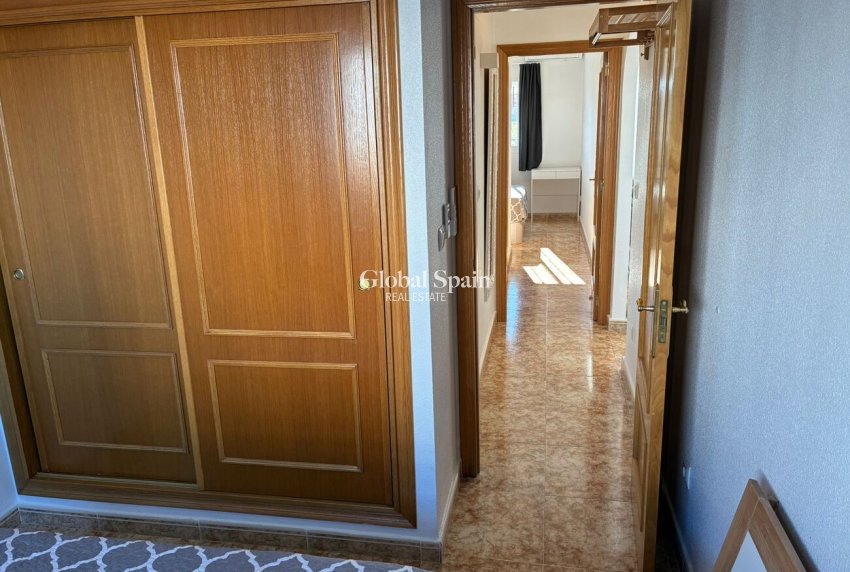 Revente - APPARTEMENT -
PUNTA PRIMA - Costa Blanca
