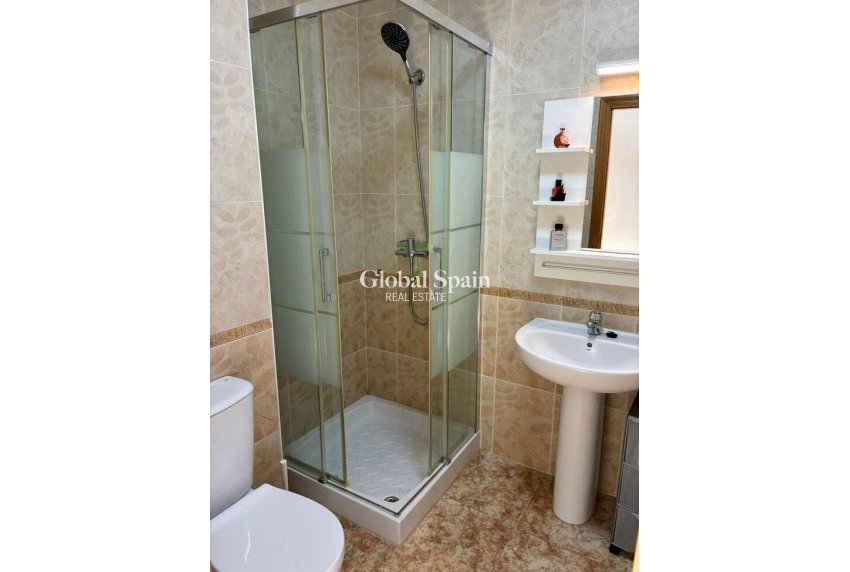 Revente - APPARTEMENT -
PUNTA PRIMA - Costa Blanca