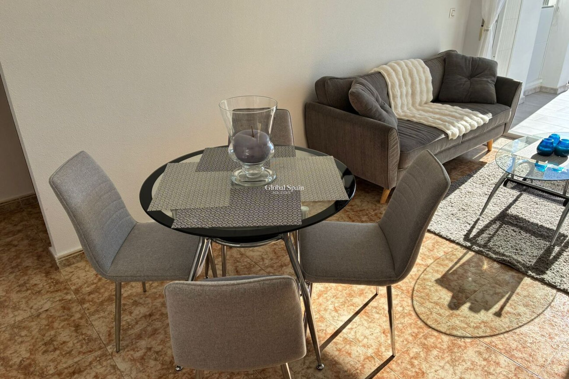 Revente - APPARTEMENT -
PUNTA PRIMA - Costa Blanca