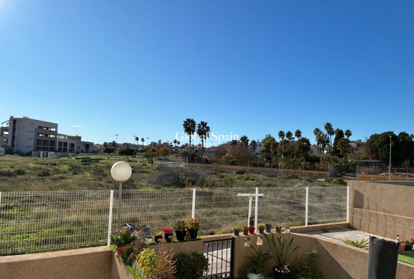 Revente - APPARTEMENT -
PUNTA PRIMA - Costa Blanca