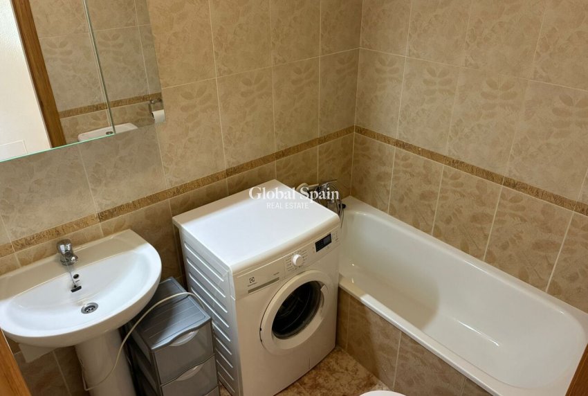 Revente - APPARTEMENT -
PUNTA PRIMA - Costa Blanca