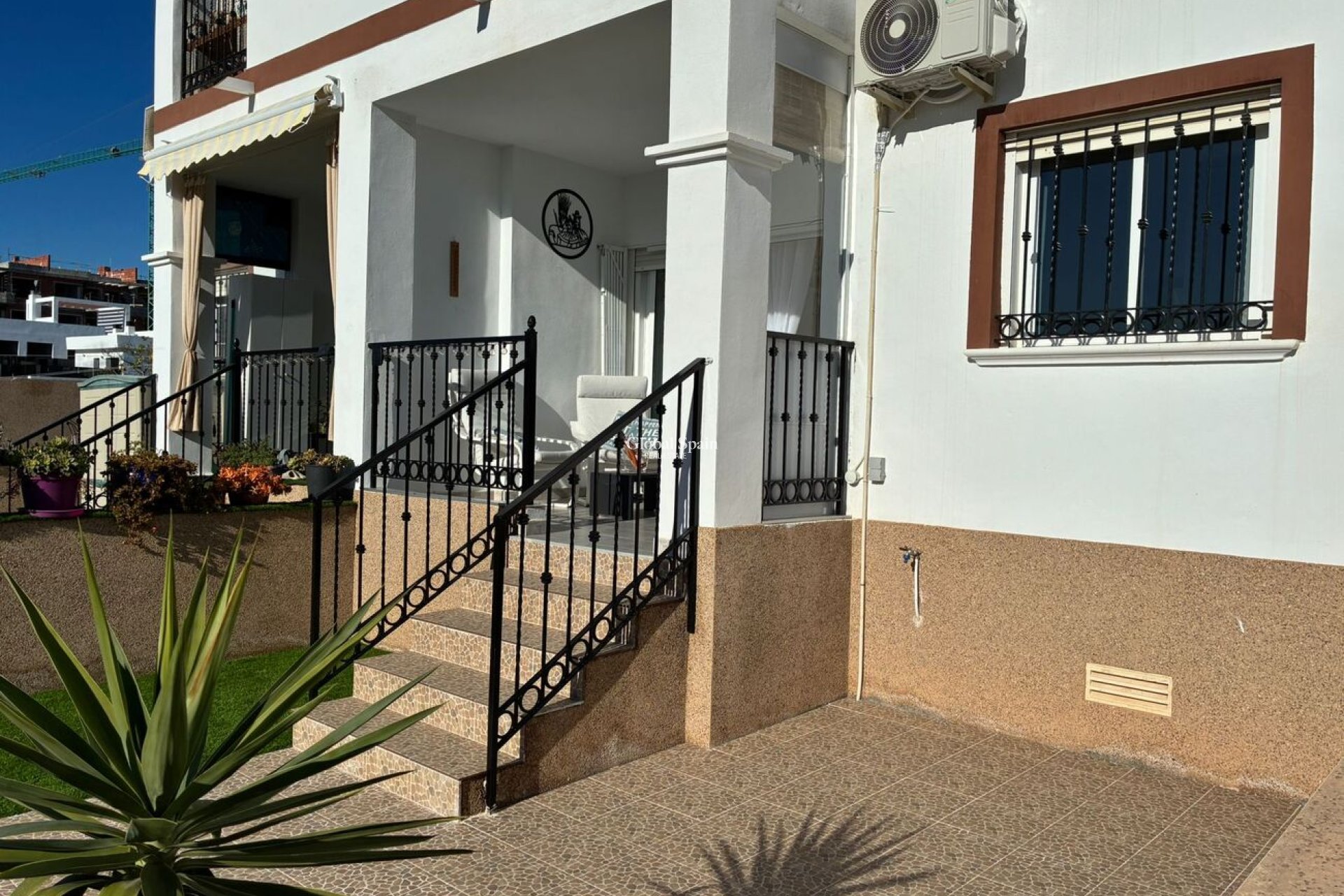 Revente - APPARTEMENT -
PUNTA PRIMA - Costa Blanca