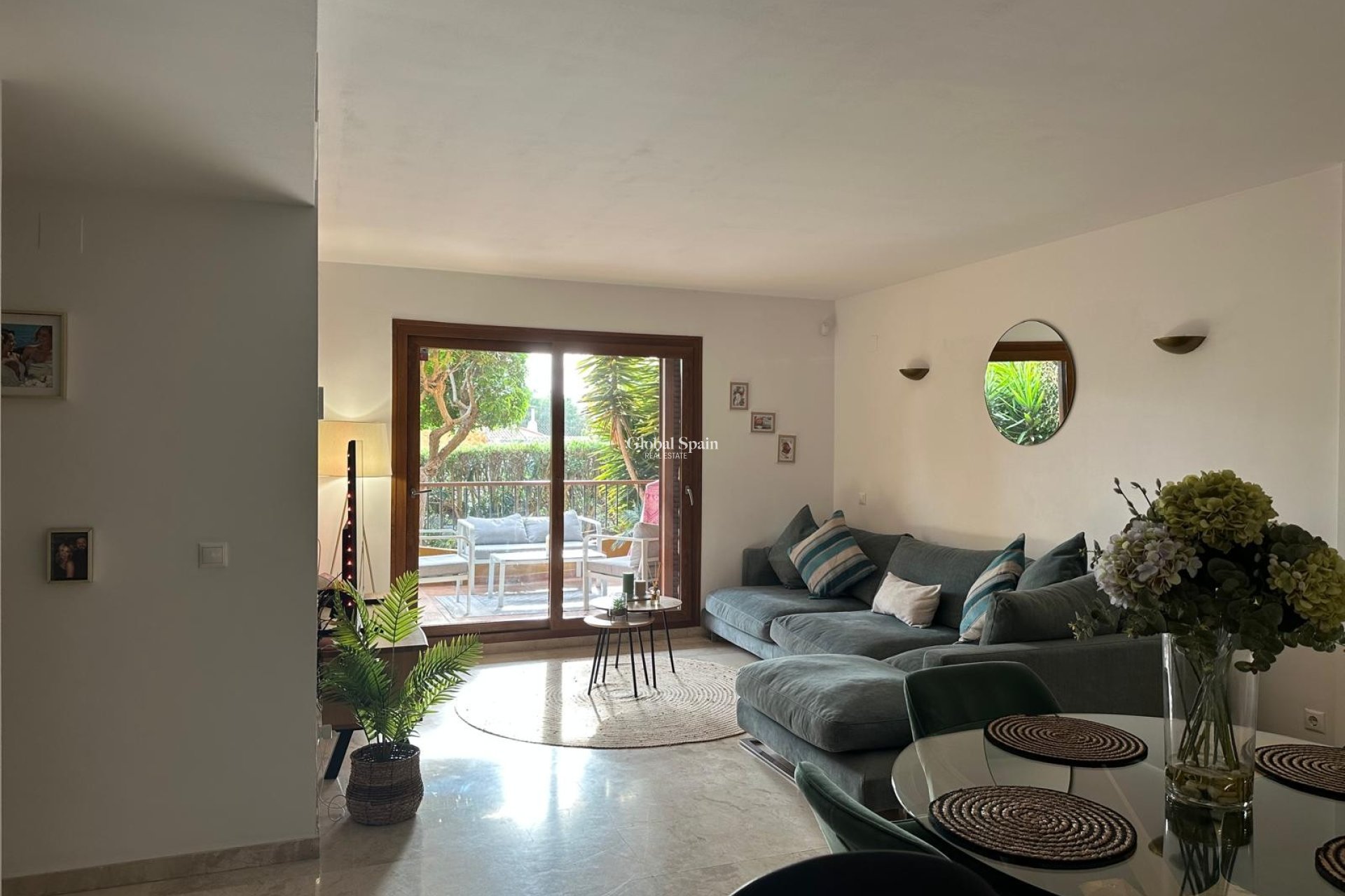 Revente - APPARTEMENT -
PUNTA PRIMA - Costa Blanca