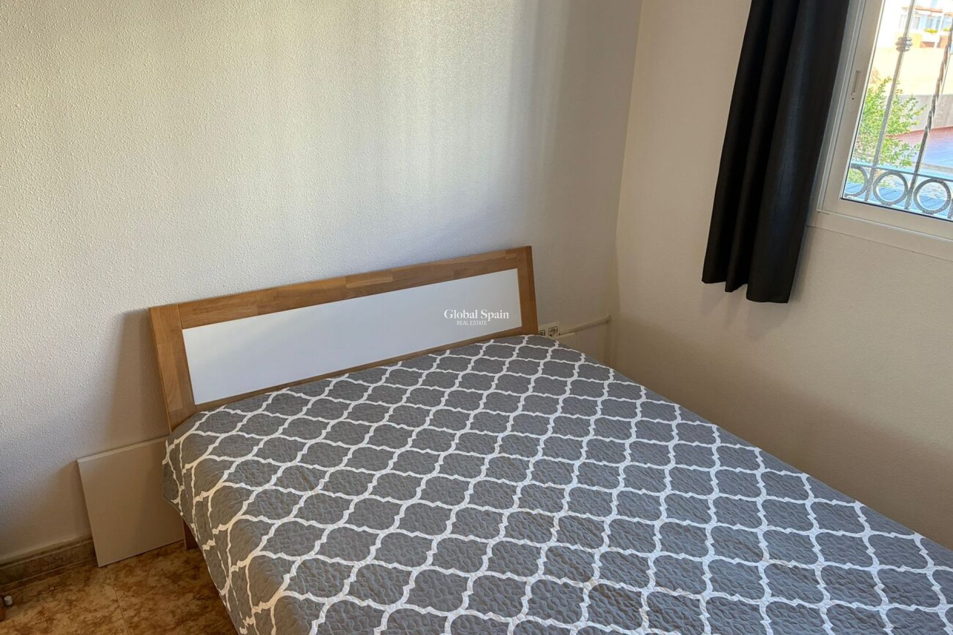 Revente - APPARTEMENT -
PUNTA PRIMA - Costa Blanca