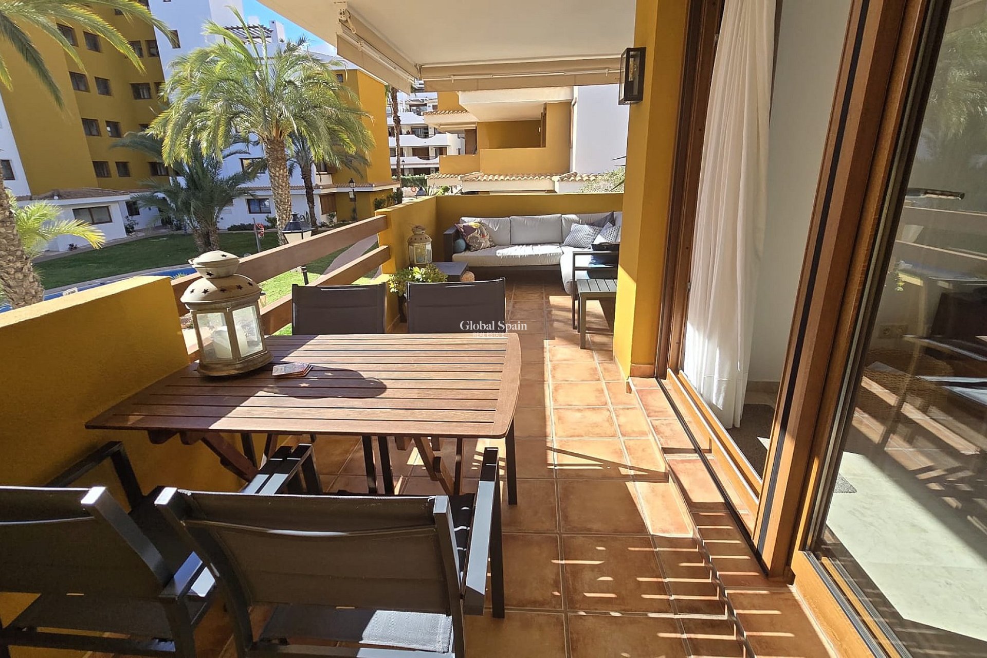 Revente - APPARTEMENT -
PUNTA PRIMA - Costa Blanca