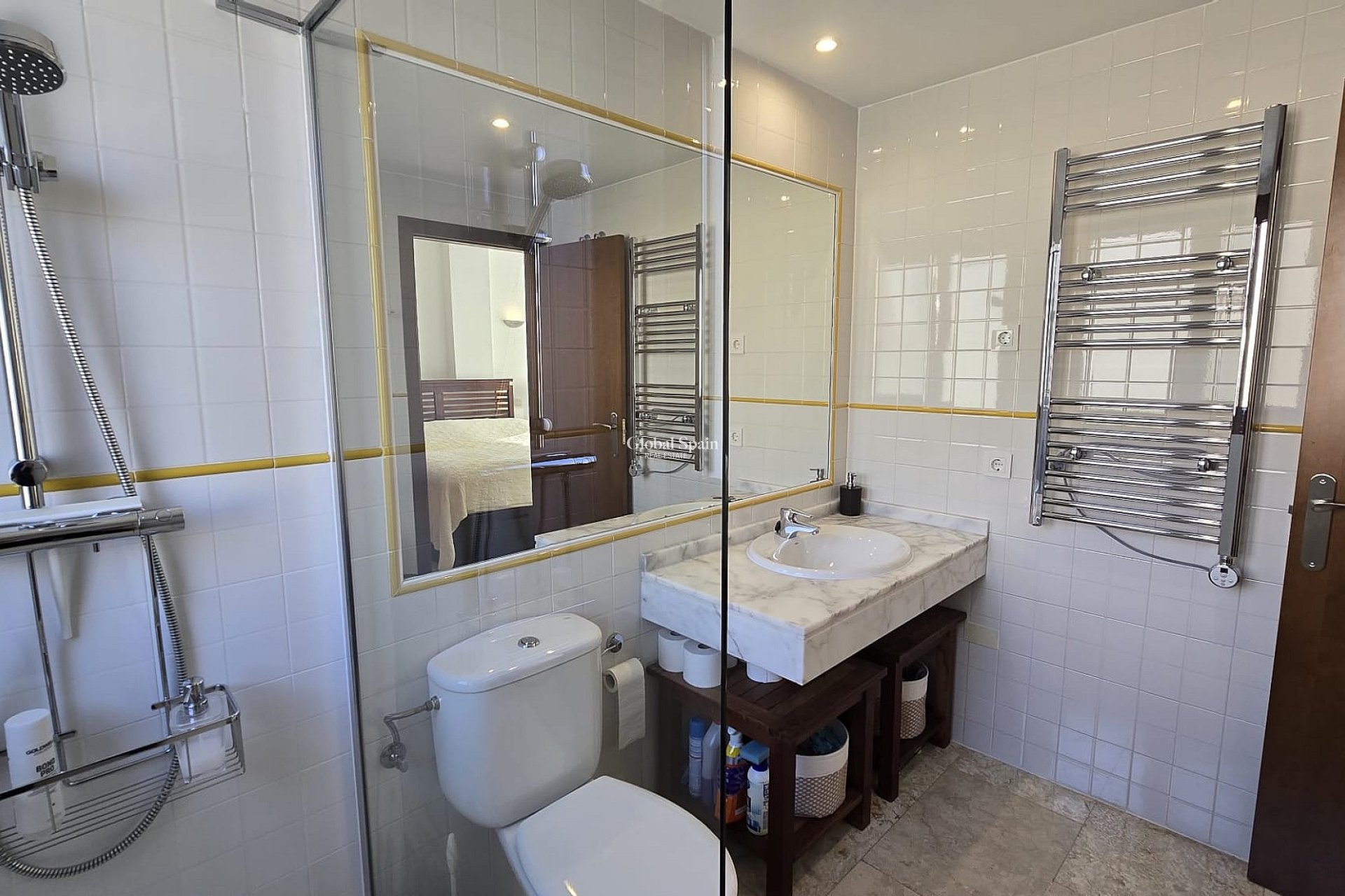 Revente - APPARTEMENT -
PUNTA PRIMA - Costa Blanca