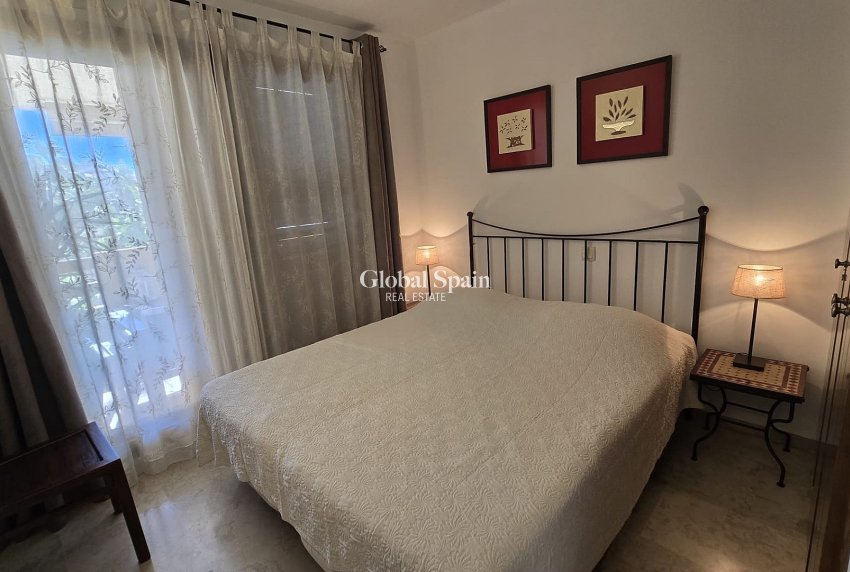 Revente - APPARTEMENT -
PUNTA PRIMA - Costa Blanca