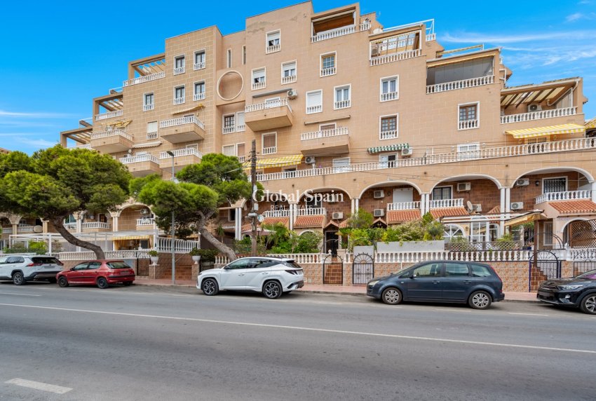 Revente - APPARTEMENT -
PUNTA PRIMA - Costa Blanca