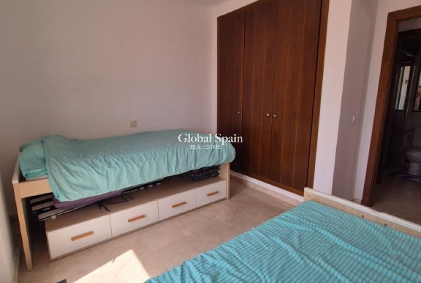 Revente - APPARTEMENT -
PUNTA PRIMA - Costa Blanca