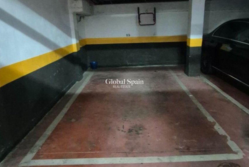 Revente - APPARTEMENT -
PUNTA PRIMA - Costa Blanca