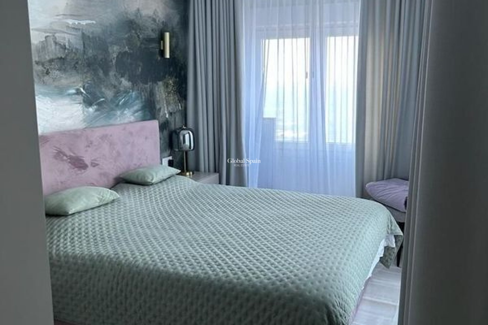 Revente - APPARTEMENT -
PUNTA PRIMA - Costa Blanca