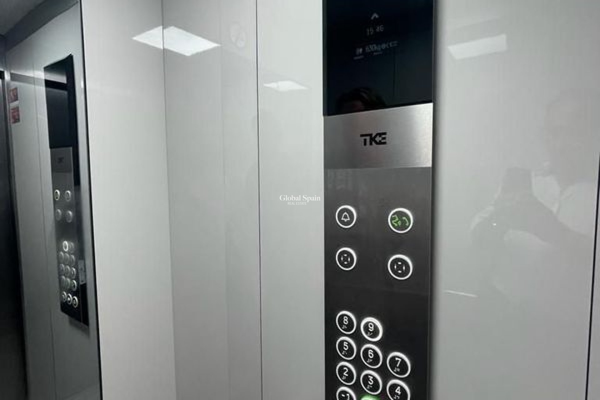 Revente - APPARTEMENT -
PUNTA PRIMA - Costa Blanca