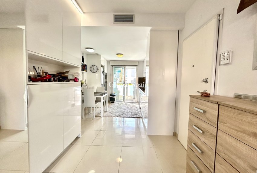 Revente - APPARTEMENT -
PUNTA PRIMA - Costa Blanca