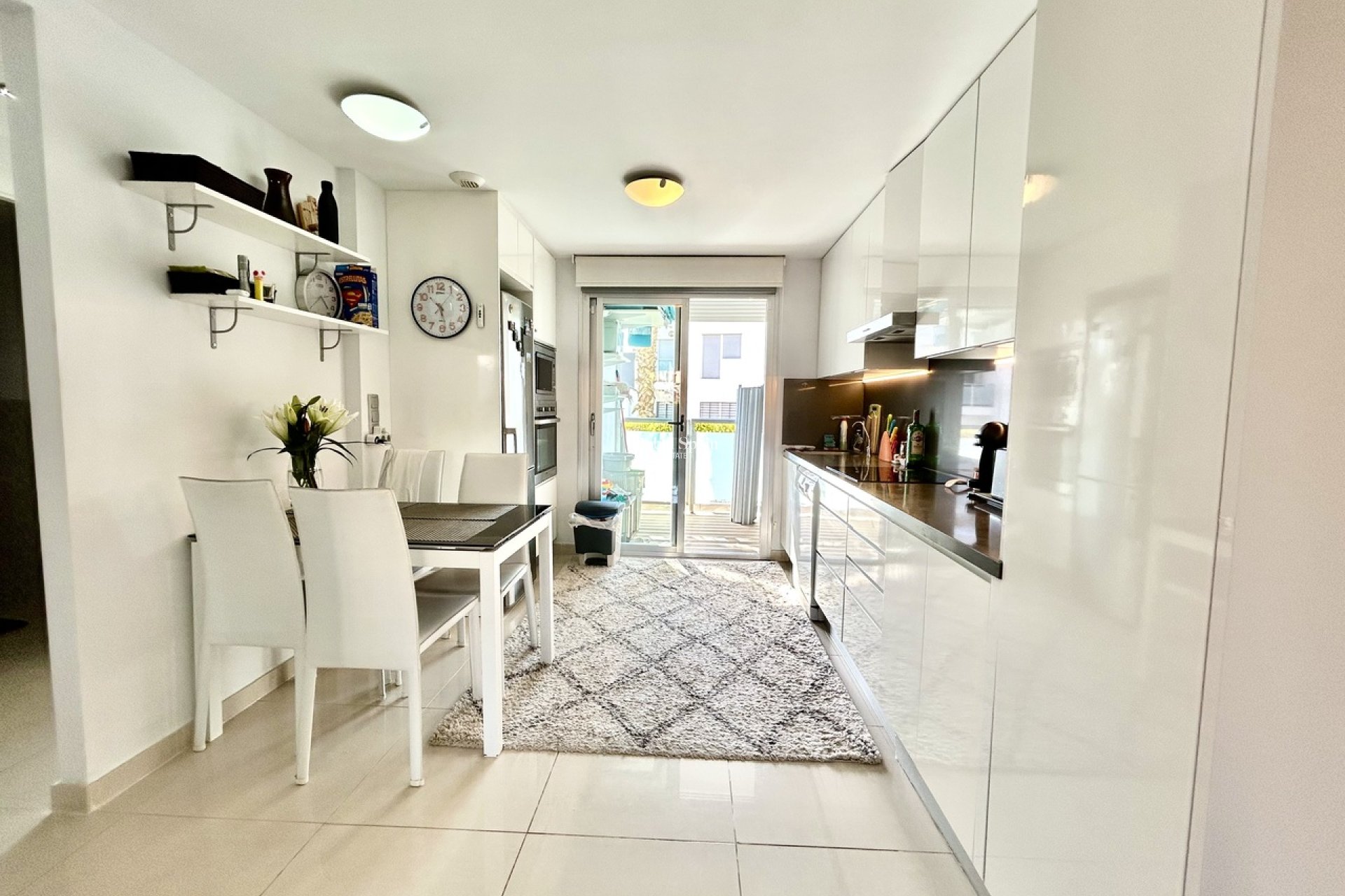 Revente - APPARTEMENT -
PUNTA PRIMA - Costa Blanca