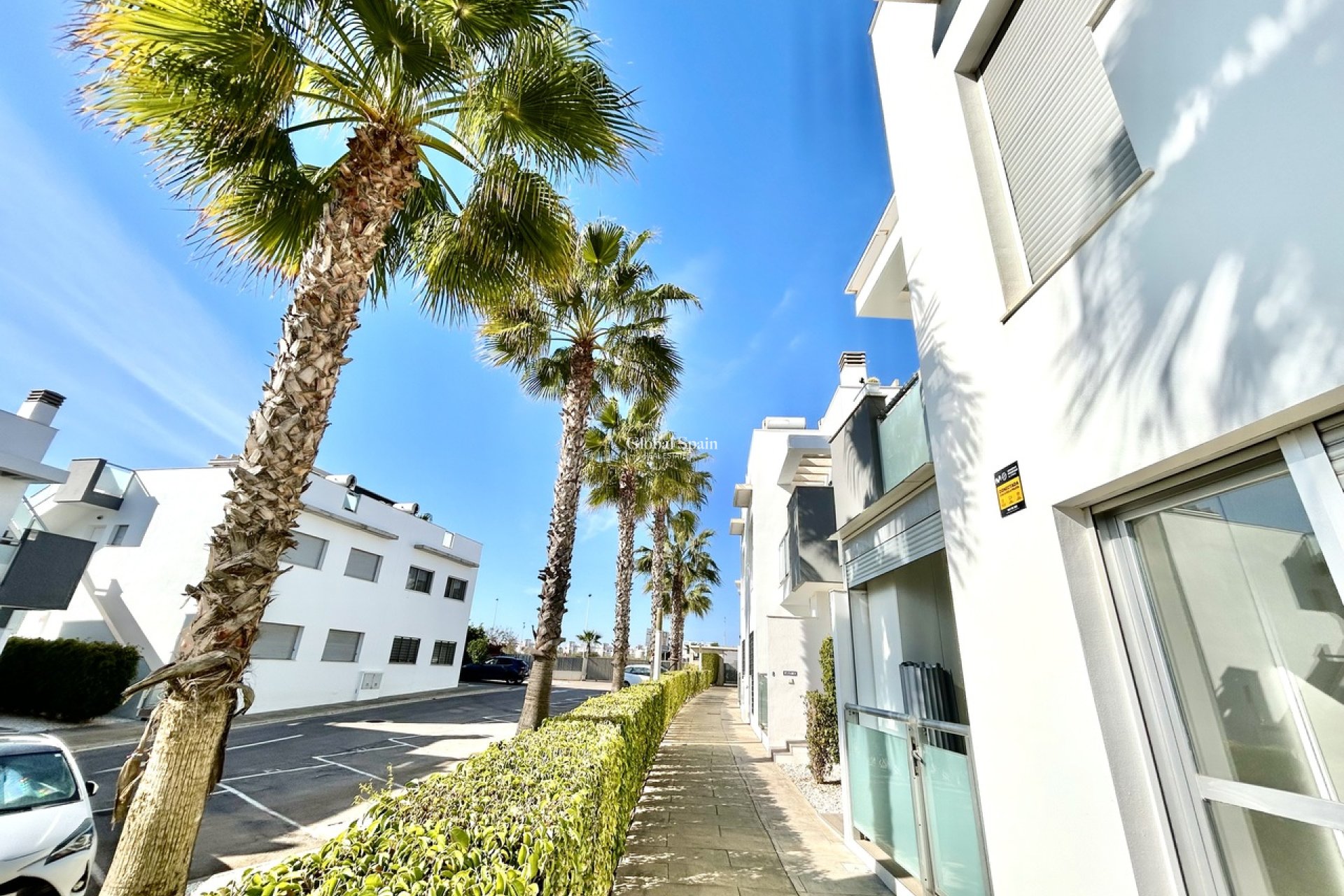 Revente - APPARTEMENT -
PUNTA PRIMA - Costa Blanca