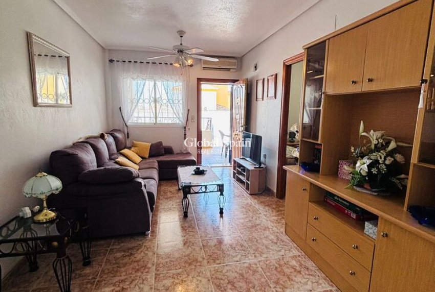 Revente - APPARTEMENT -
PUNTA PRIMA - Costa Blanca