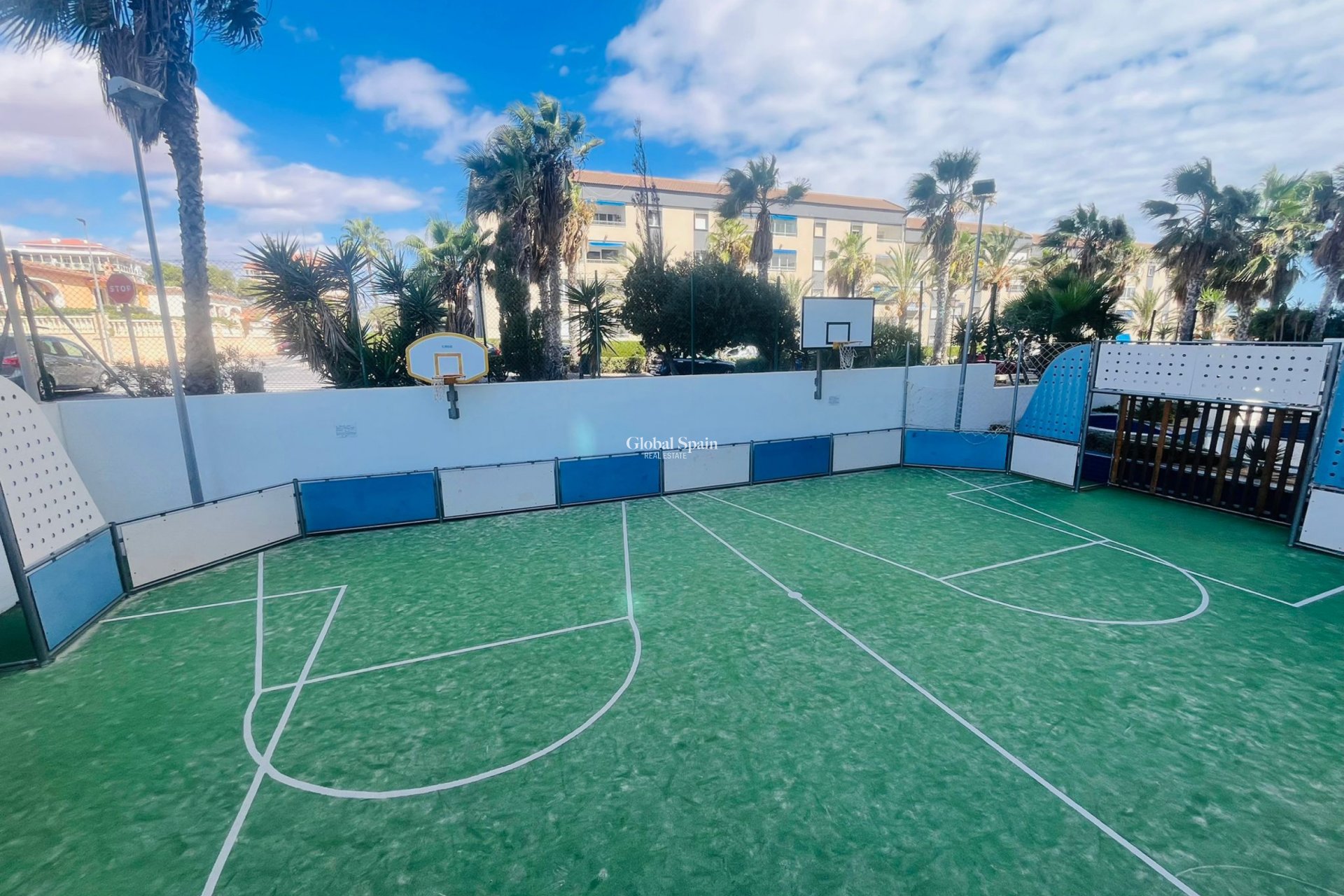 Revente - APPARTEMENT -
PUNTA PRIMA - Costa Blanca
