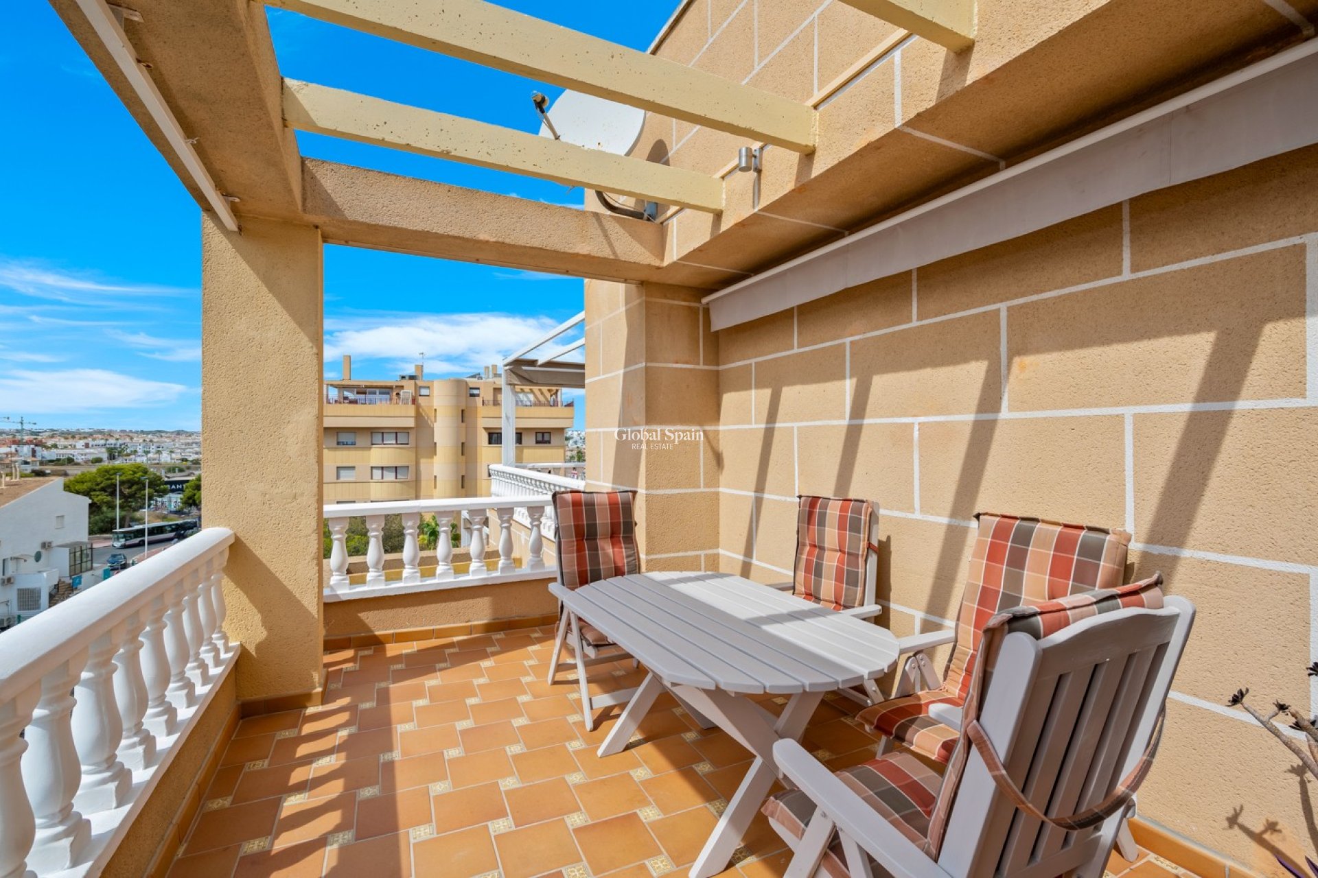 Revente - APPARTEMENT -
PUNTA PRIMA - Costa Blanca