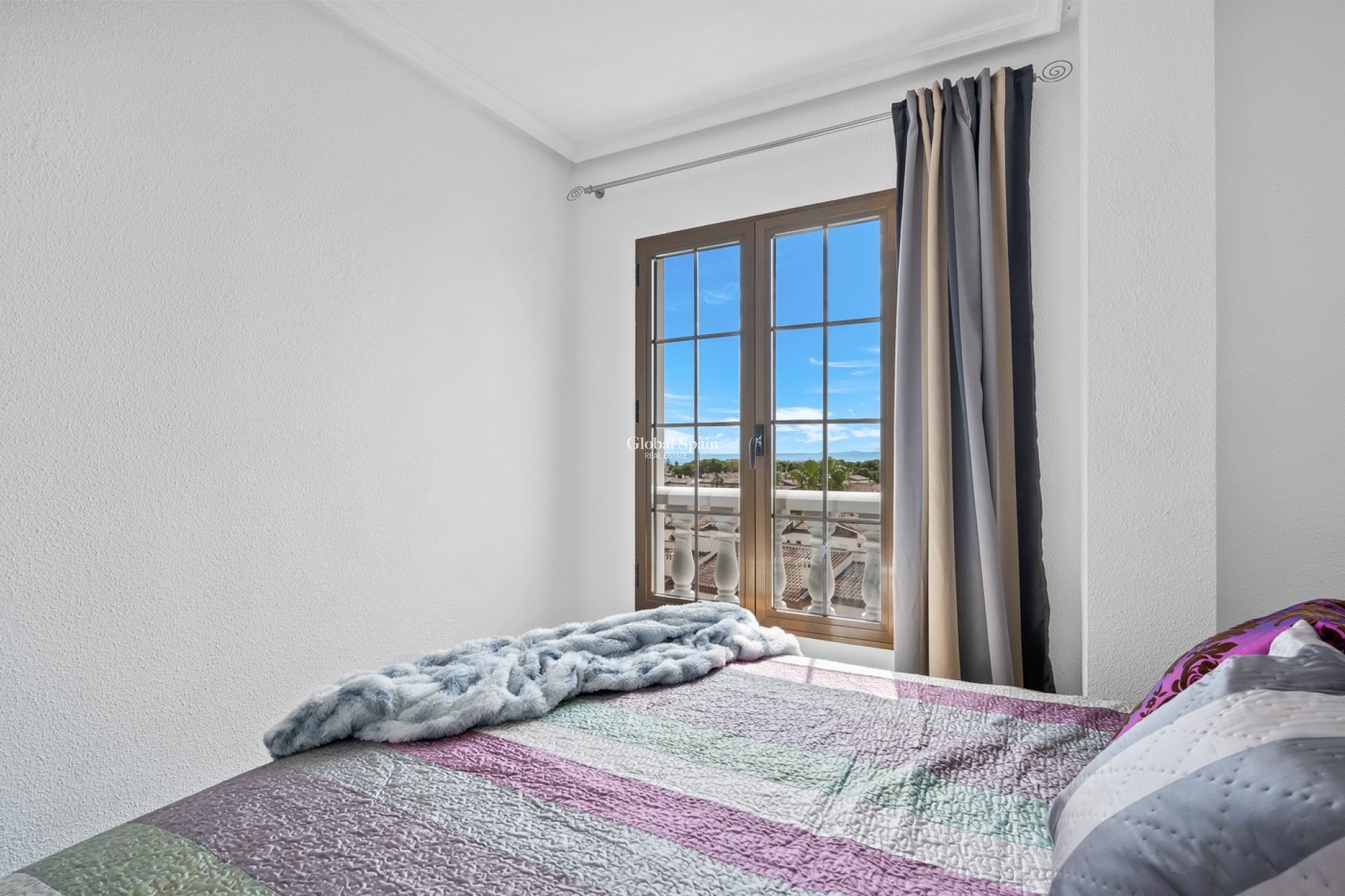 Revente - APPARTEMENT -
PUNTA PRIMA - Costa Blanca