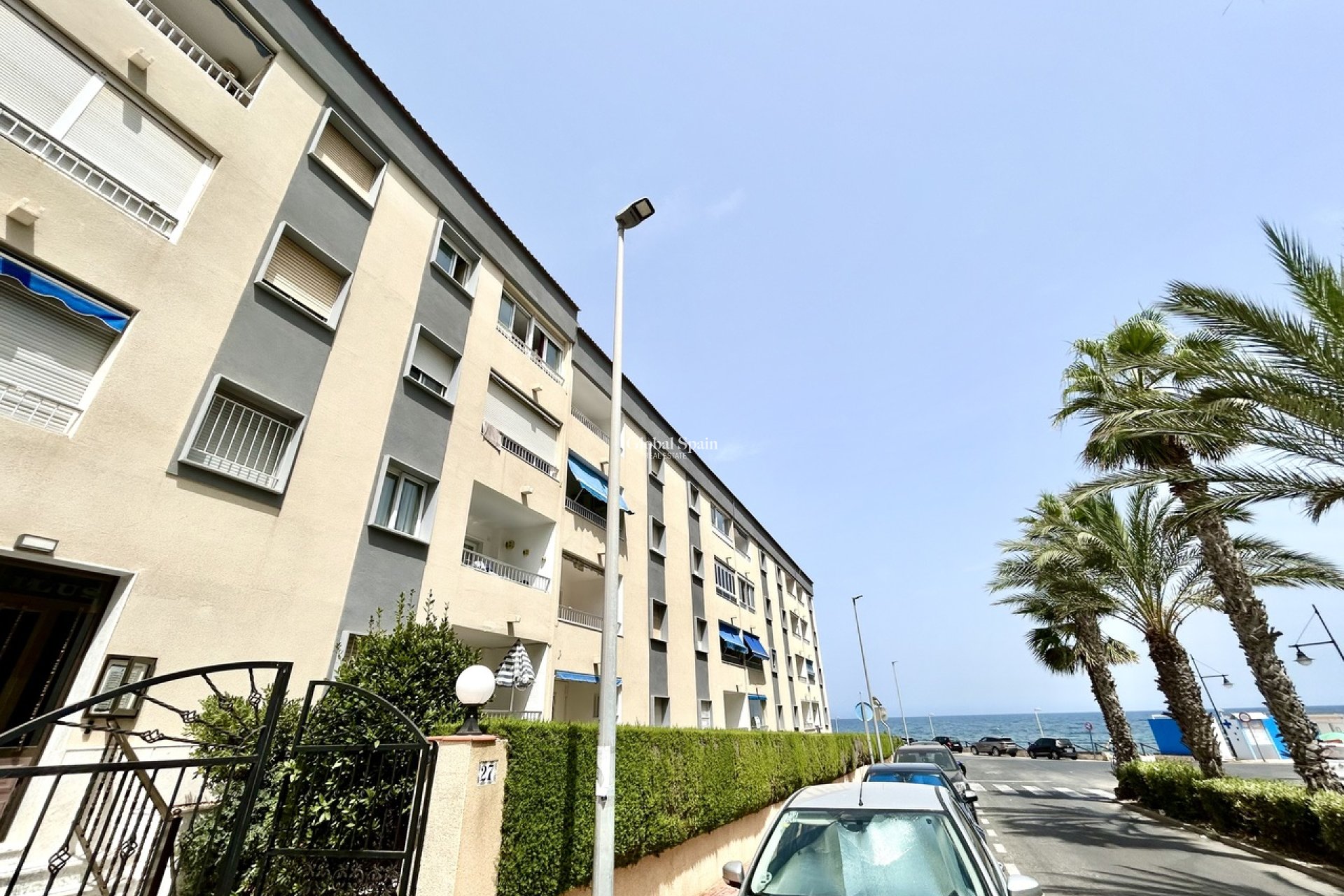 Revente - APPARTEMENT -
PUNTA PRIMA - Costa Blanca