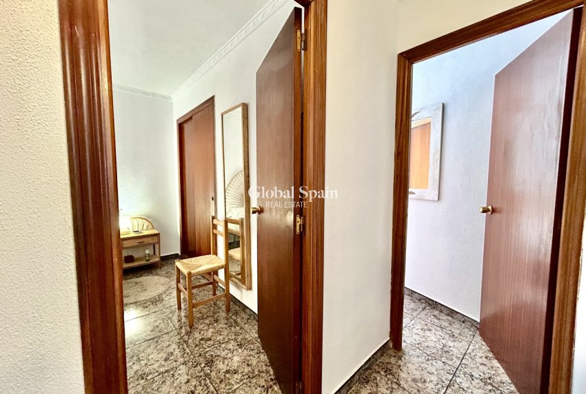 Revente - APPARTEMENT -
PUNTA PRIMA - Costa Blanca