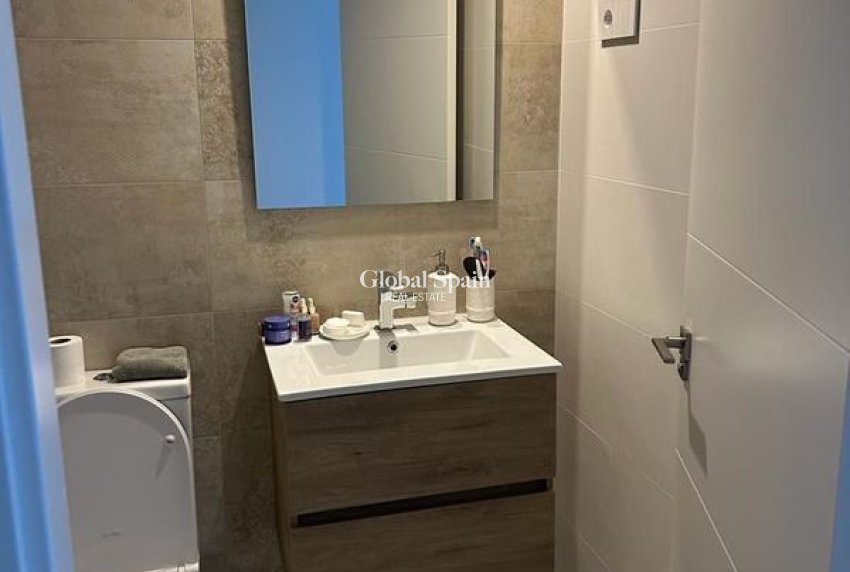 Revente - APPARTEMENT -
PUNTA PRIMA - Costa Blanca