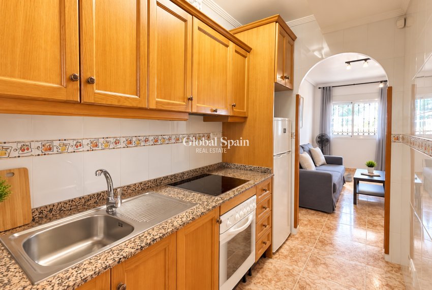 Revente - APPARTEMENT -
PUNTA PRIMA - Costa Blanca
