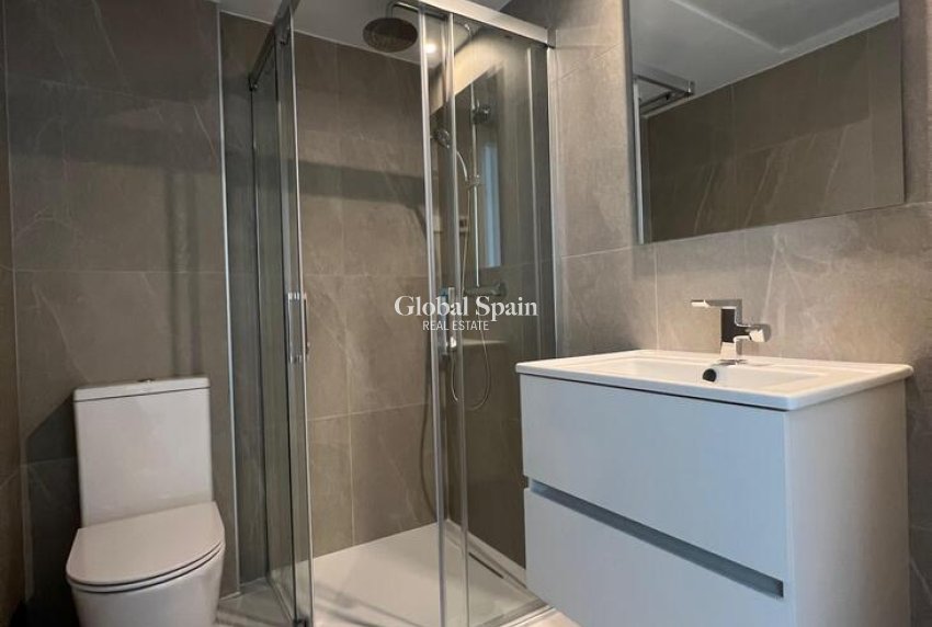 Revente - APPARTEMENT -
PUNTA PRIMA - Orihuela Costa